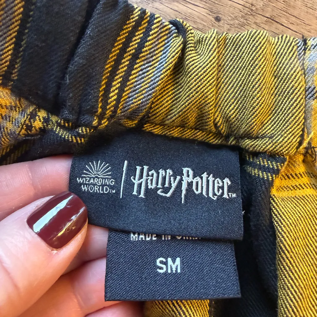 Wizarding World of Harry Potter Hufflepuff Plaid Skirt Yellow Size S Pleated - Image 7