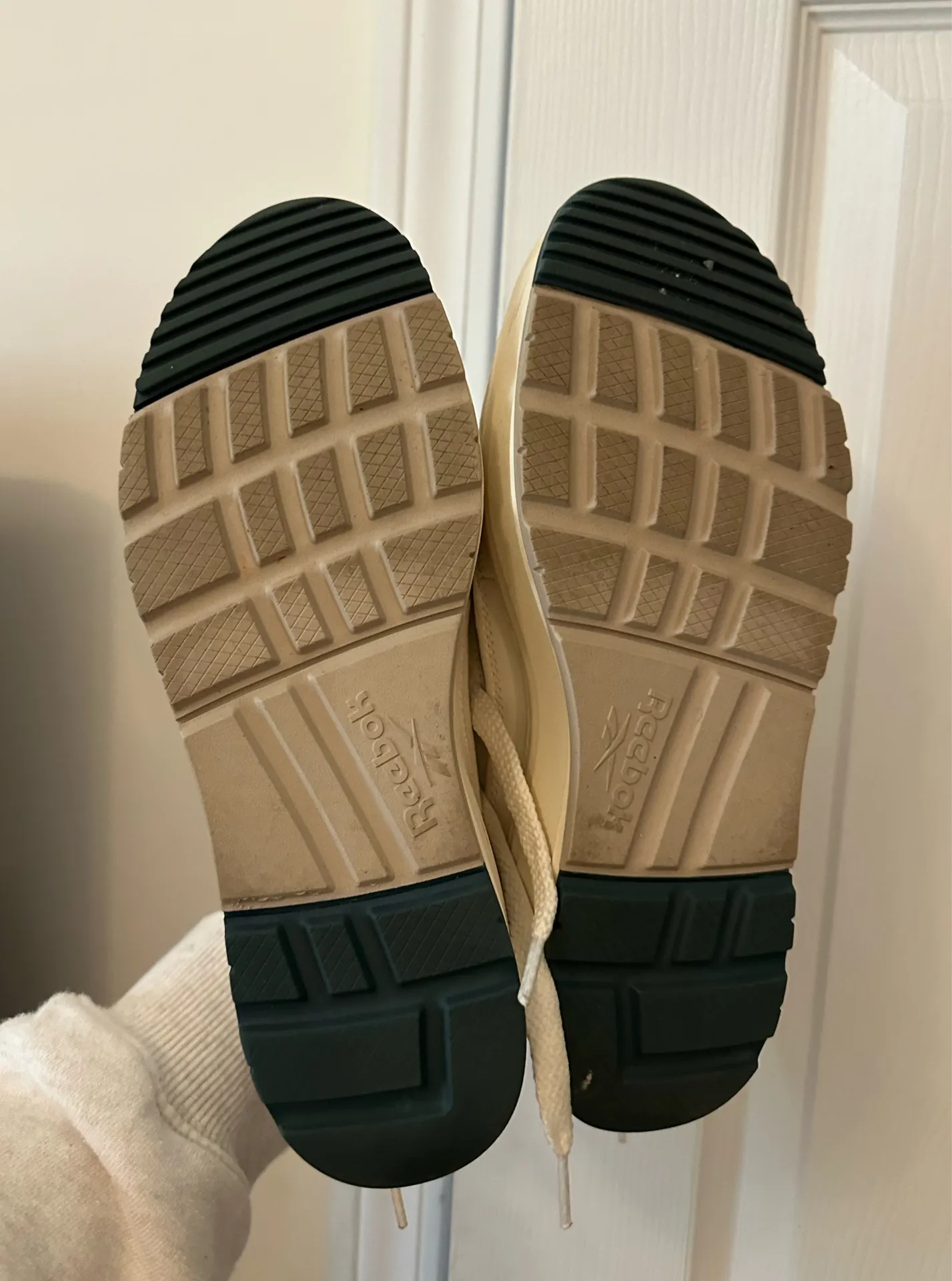 Platform Reebok Club C Geo Mid Sneakers - Image 2