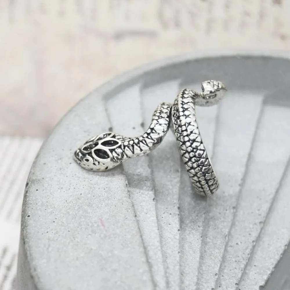 Edgy Snake Wrap Ring Silver - Image 5