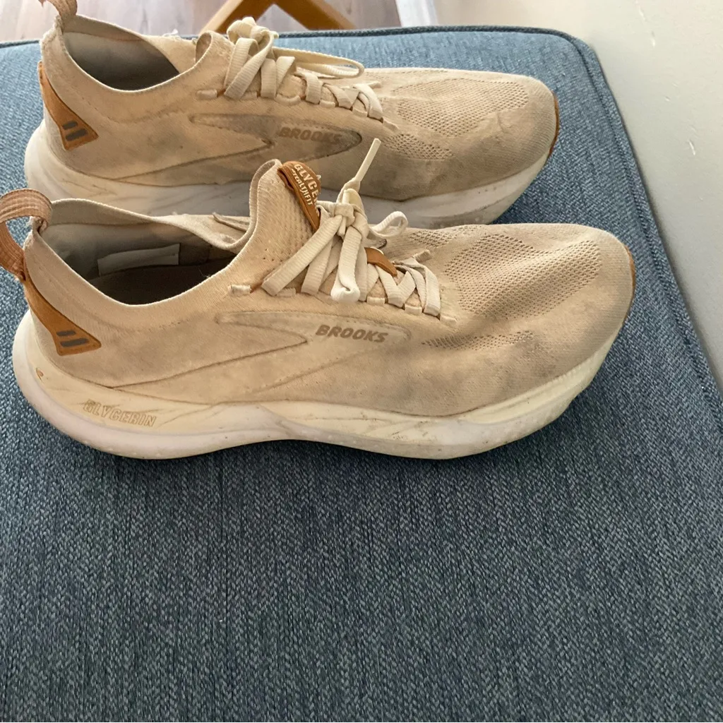 Brooks Women's Cream Running Shoes - Image 4