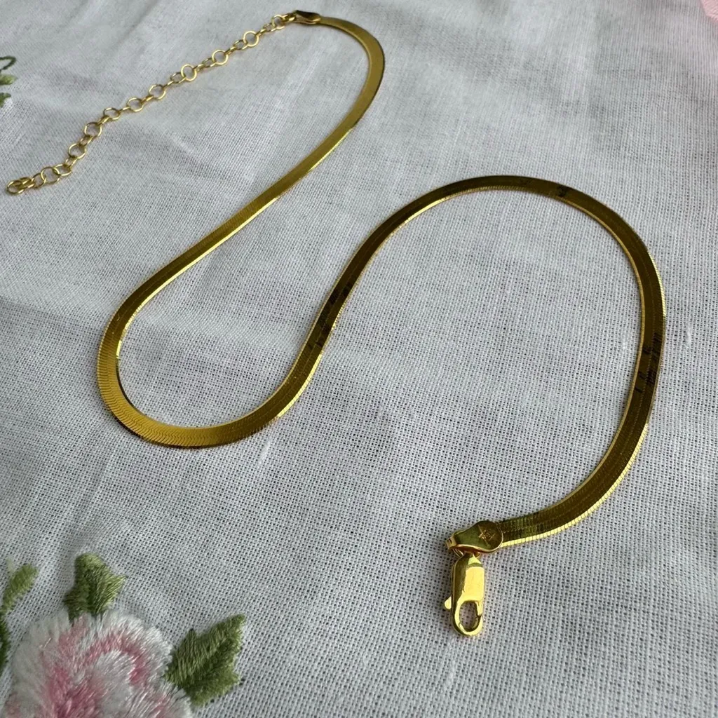 ⟡ 18k Gold Plated Herringbone Necklace – Adjustable Choker Length ⟡ - Image 3