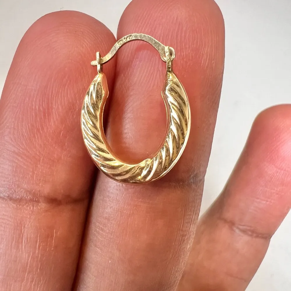 14K Yellow Gold Hollow Puff Earrings Shrimp Hoop Earrings . - Image 7