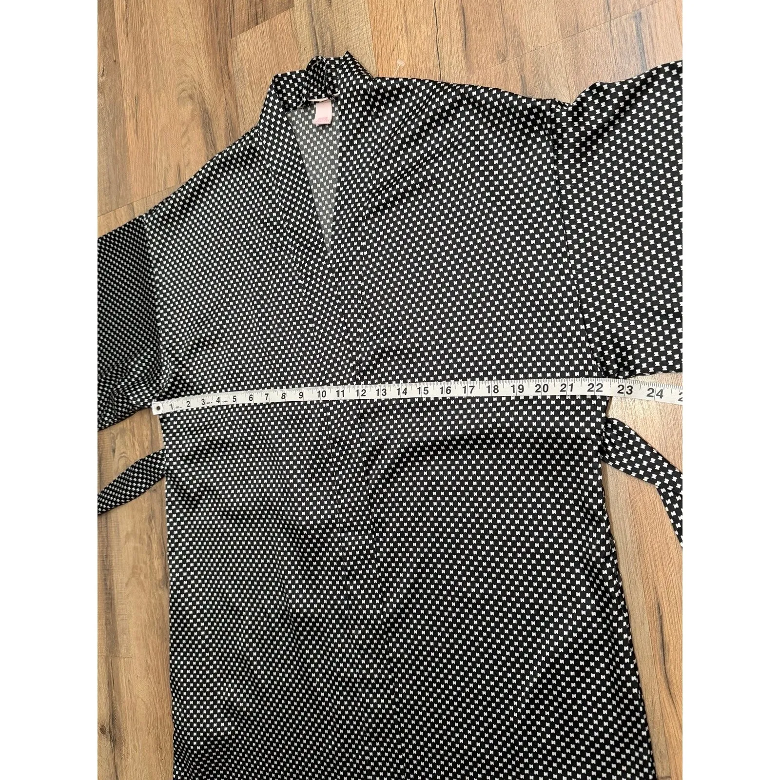 Victoria's Secret Black White Kimono Robe Wrap Dress Tie Waist Size S/M - Image 9