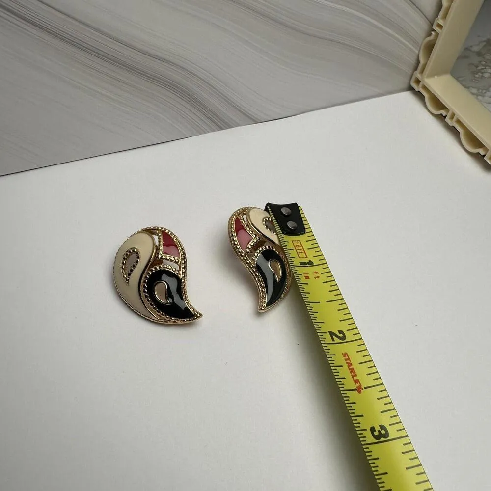 Avon Enamel Paisley Red Cream Blue Gold Tone Stud Pierced Earrings NWOT - Image 4