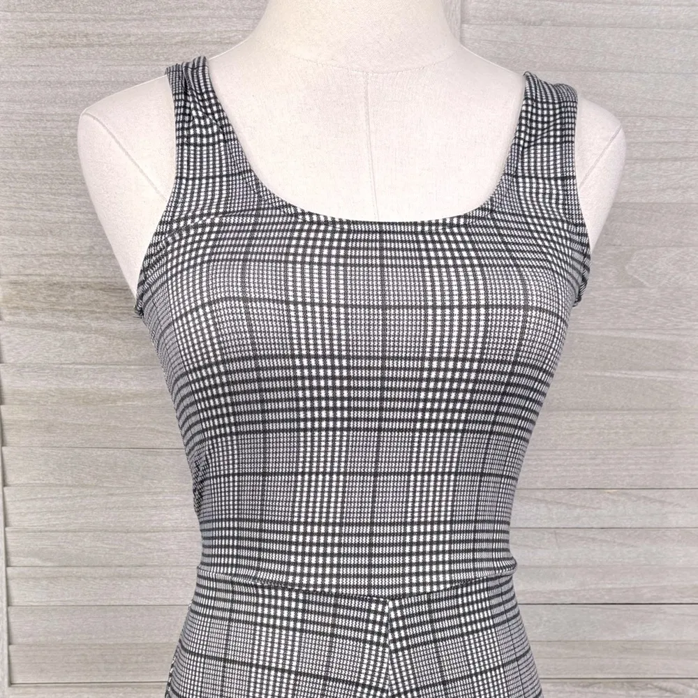 POLLY & ESTHER Sleeveless Black & White Plaid Cropped Flare Leg Jumpsuit-Medium - Image 2
