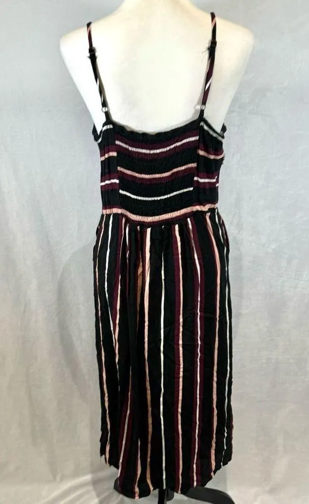 Black and pink wine square neck side button midi dress with pockets size large - Image 5