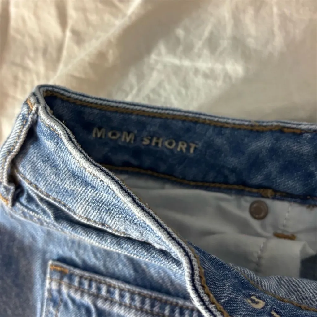 American Eagle Women's High‎ Rise Mom Shorts Floral Embroidered Size 4 - Image 8