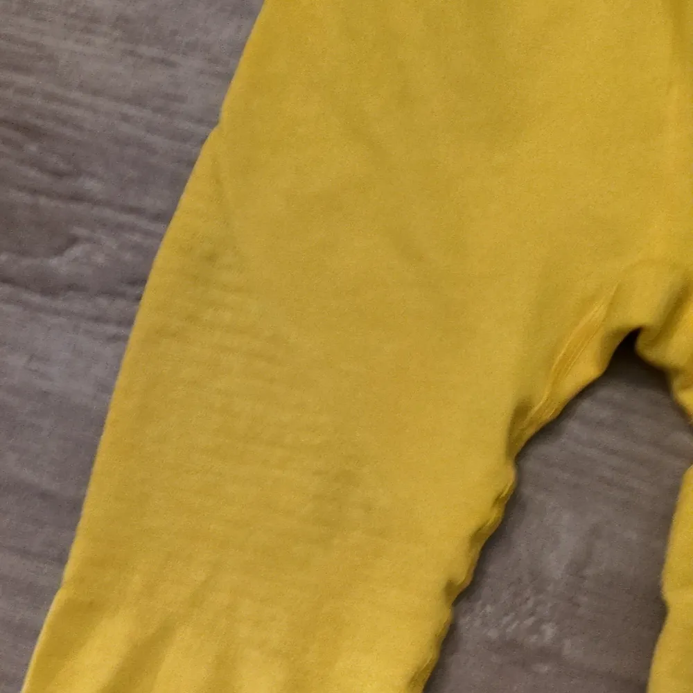 Alphalete Revival R6 Seamless Yellow Leggings Size Medium - Image 4