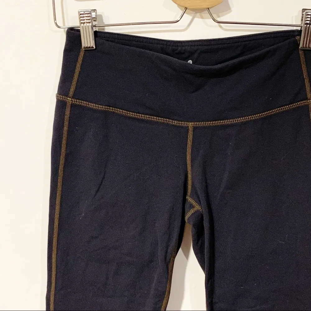 Athleta Womens Small Grey Chaturanga Cropped Athletic Workout Legging - Image 2