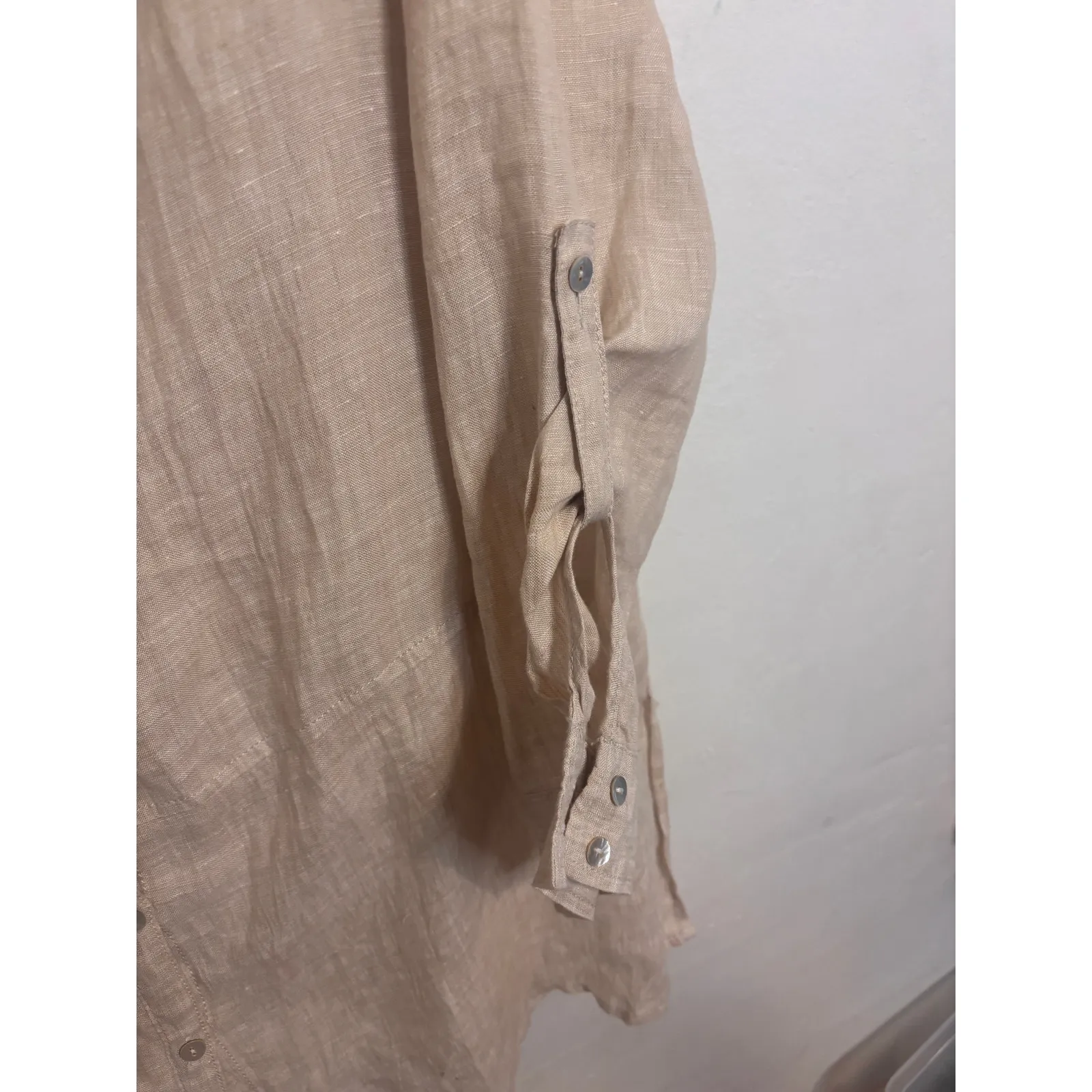 TAHARI 100% Linen Tunic Top Blouse Medium Neutral Sustainable Tab Sleeve Capsule - Image 5