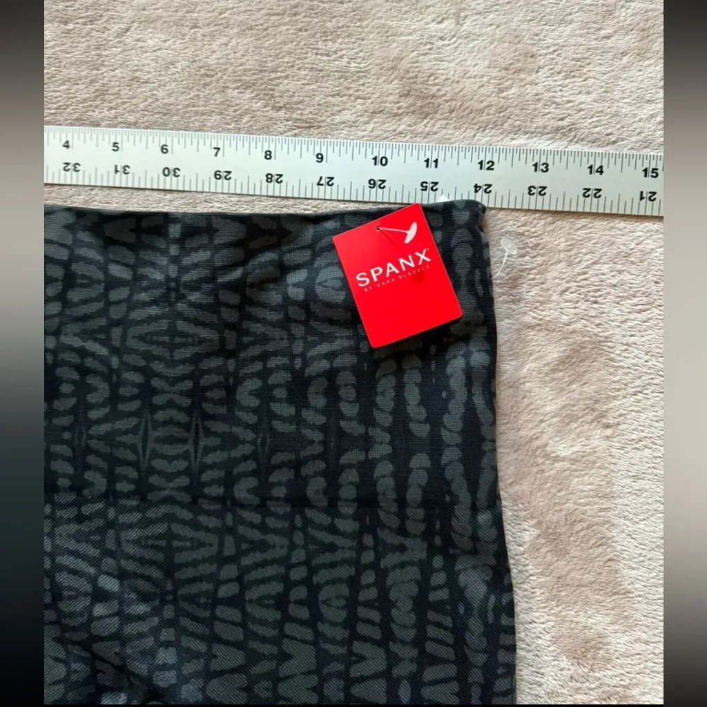 Spanx‎ Women’s Shaping Black Geo Cropped Lamn Legging Mid Rise Size Medium NWT - Image 6