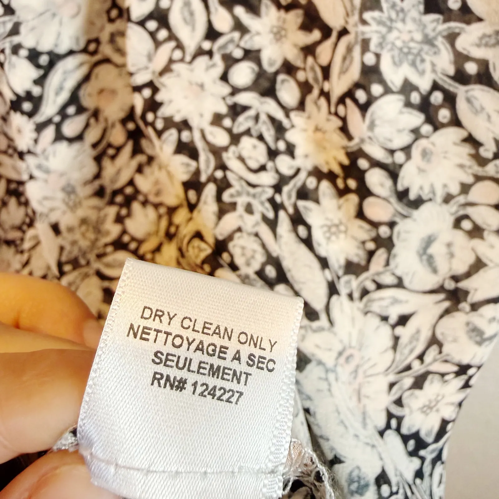 MISA Los Angeles Floral Print Sleeveless V Neck Tassels Top Size L - Image 7