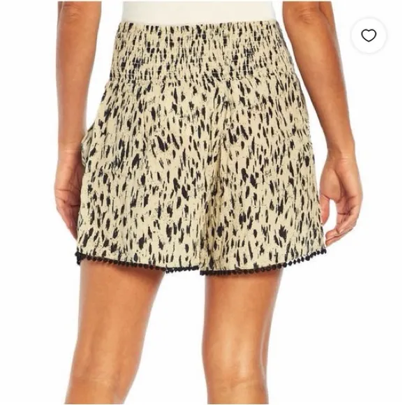 Three Dots Animal Print Smocked Waist Flowey Shorts Size Large - Image 3