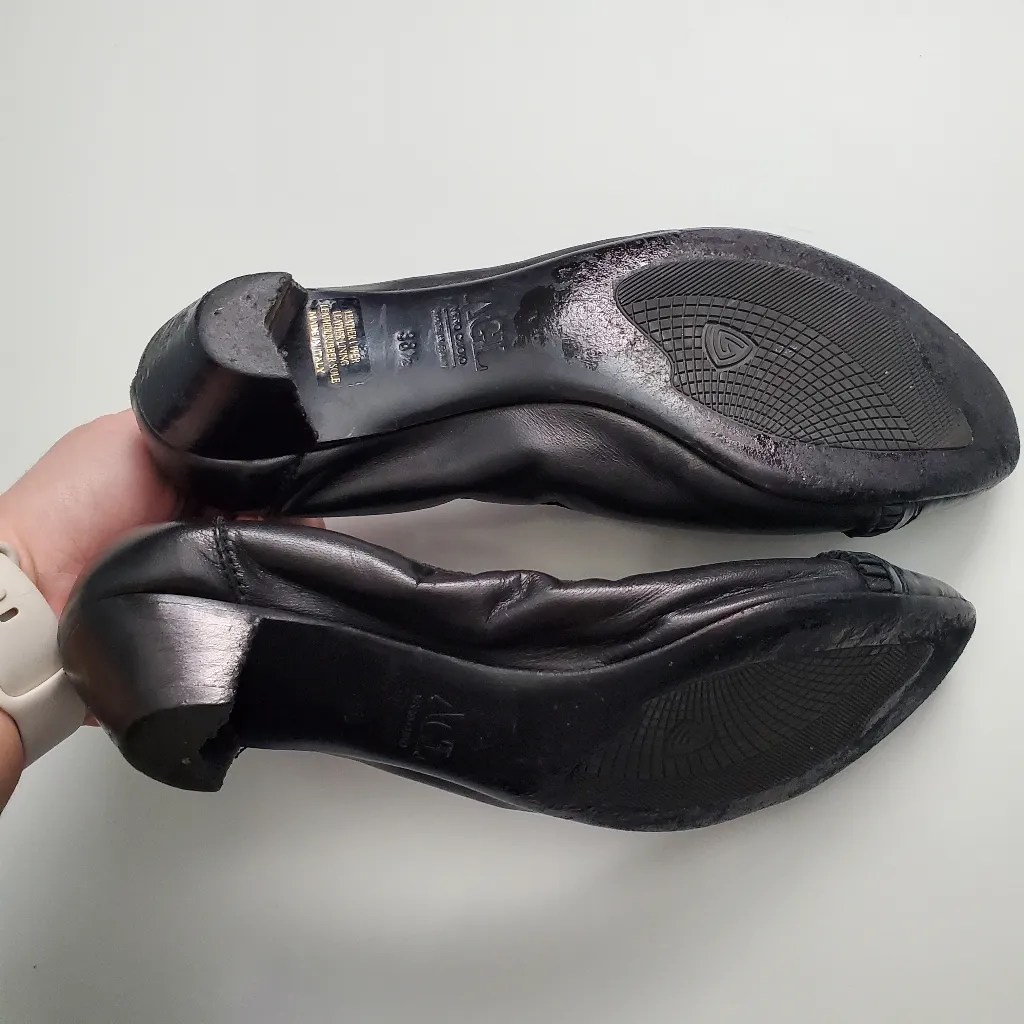 AGL Black Leather Pleated Captoe Kitten Heels Size 8.5 - Image 6