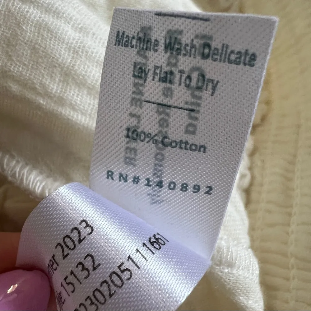 Marine Layer Gigi Crinkle Gauze Shorts Cream
White NWT Size Medium - Image 6