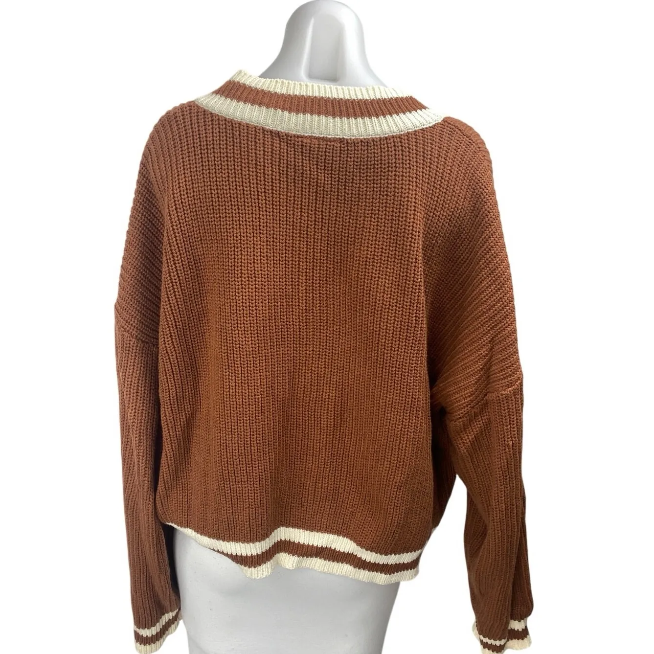 VICI Brown Cream Long Sleeve Ribbed Knit V Neck Boxy Crop Sweater Top Size M - Image 2