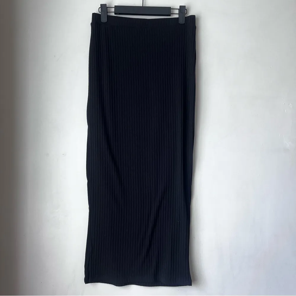 Ellie Black Rib Slit Midi Skirt 6 - Image 10