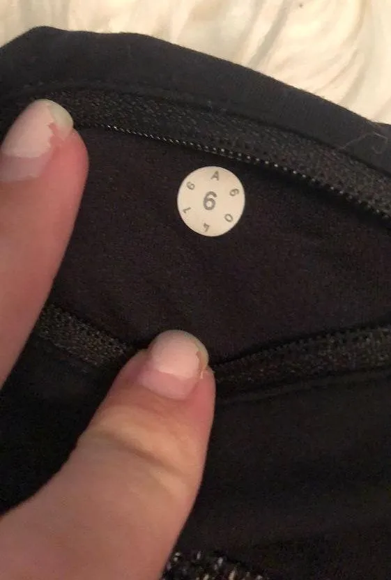 Lululemon black and white pattern  speed up shorts - Image 3