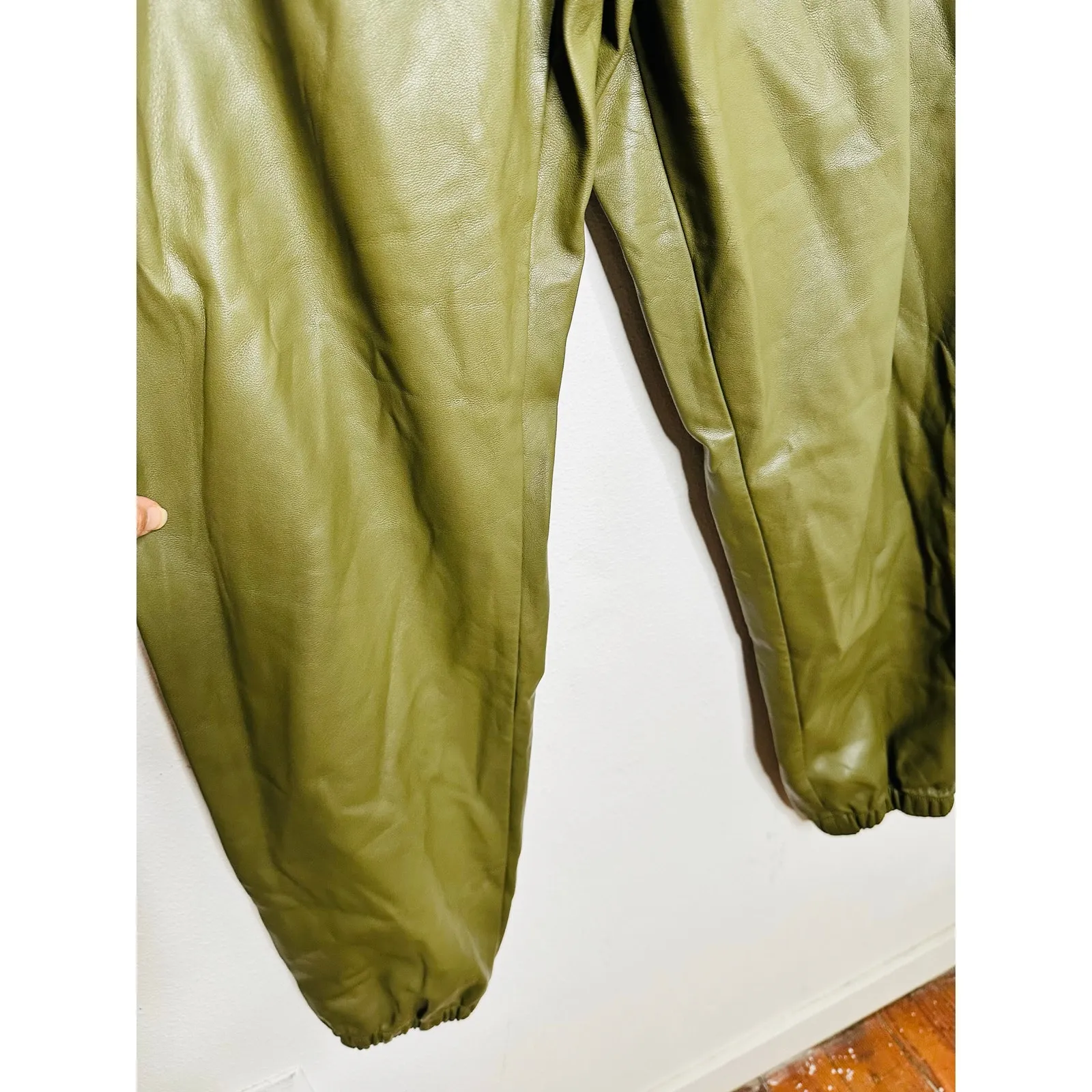 NATORI Olive Faux Lambskin Elastic Drawstring Side Pockets Slim Silhouette sz L - Image 10