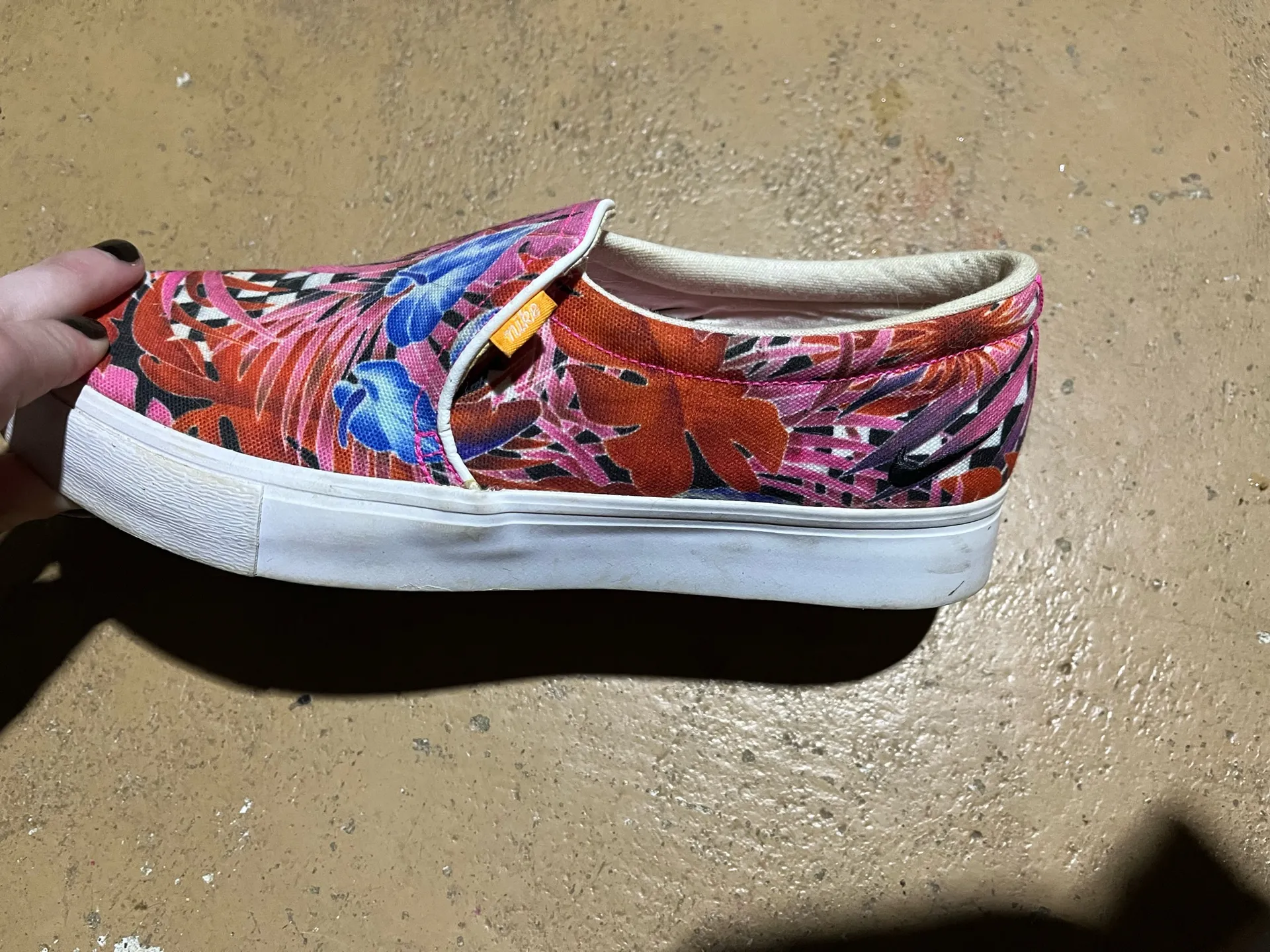 Nike slip on women’s floral - Image 7