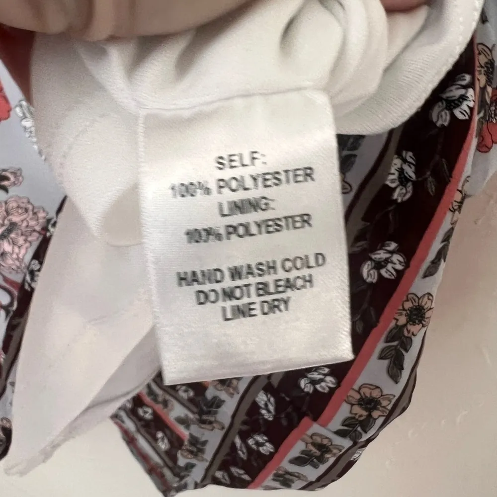 Lulu’s A-Flora-Ble grey floral shift dress size M - Image 3