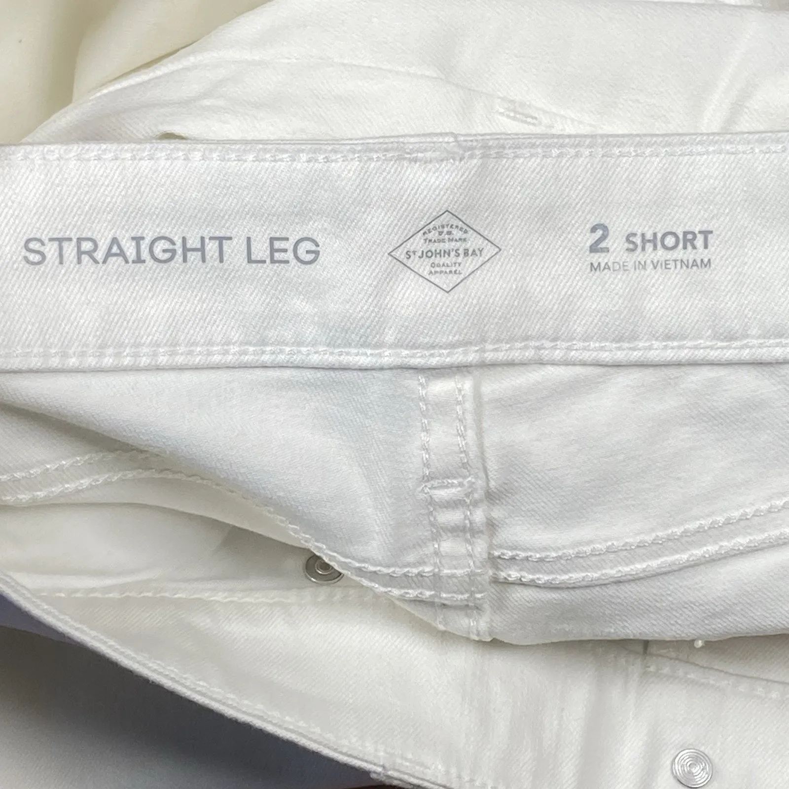 St. John’s Bay Jeans Women’s Size 2 Short White Straight Leg Mid-Rise NWT $44 - Image 3