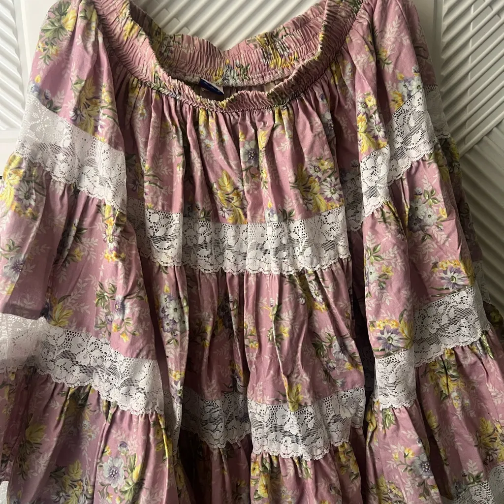 Vintage Floral Pink and White Lace Skirt - Image 2