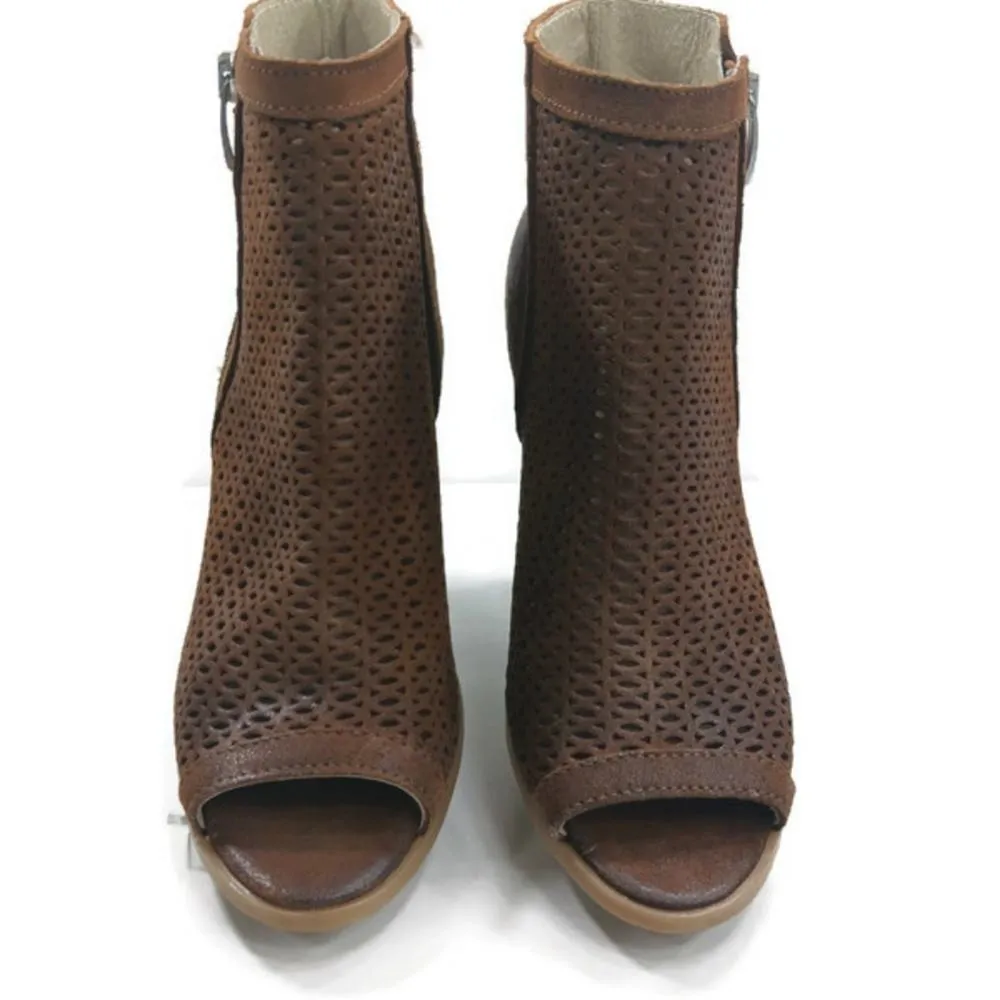 SS1406 EUC $189 Eric Michael Leah Peep Toe Ankle Bootie size 37 US 6.5/7 - Image 4