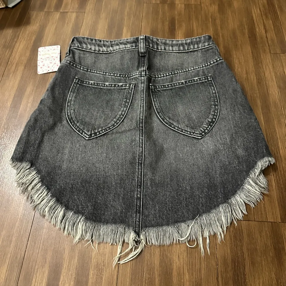 NWT free people we the free maverick frayed fringe mini skirt black denim sz 24 - Image 7