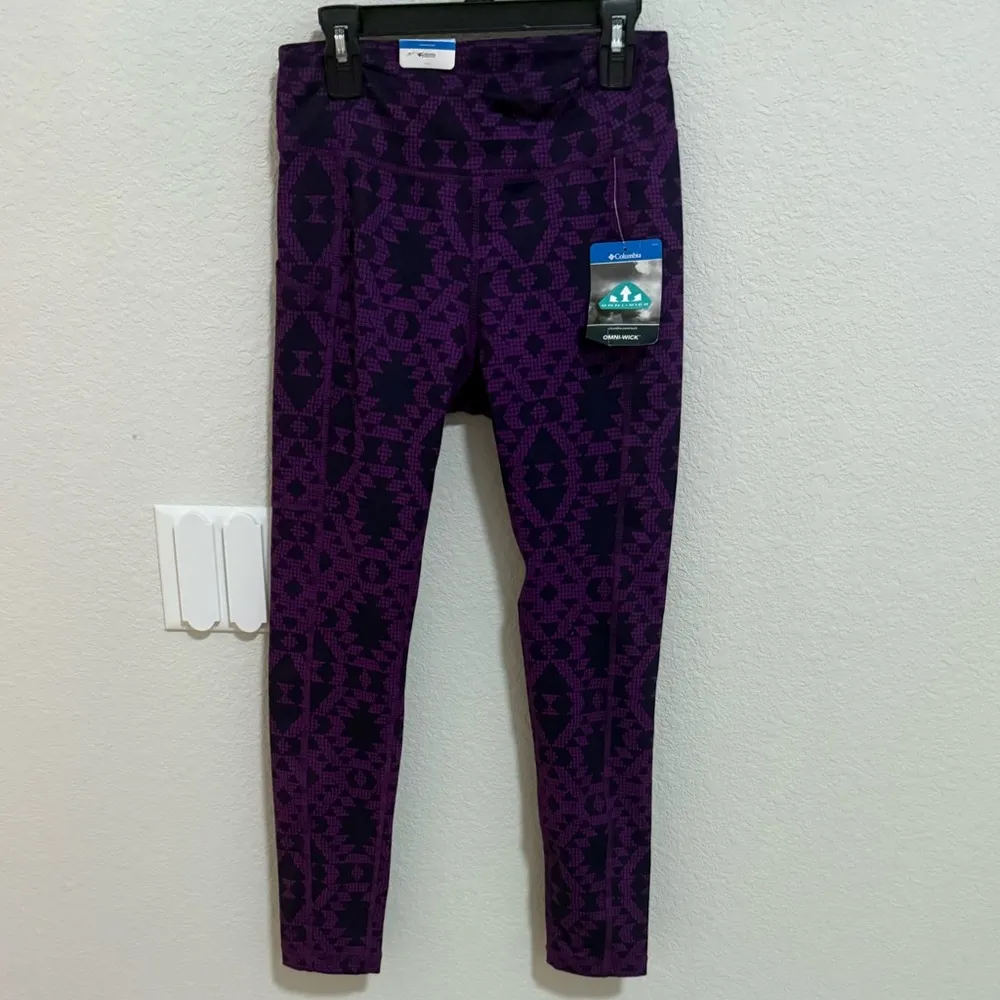 Columbia Weekend Adventure Norwood 7/8 Leggings Purple Black Aztec Print Small - Image 4