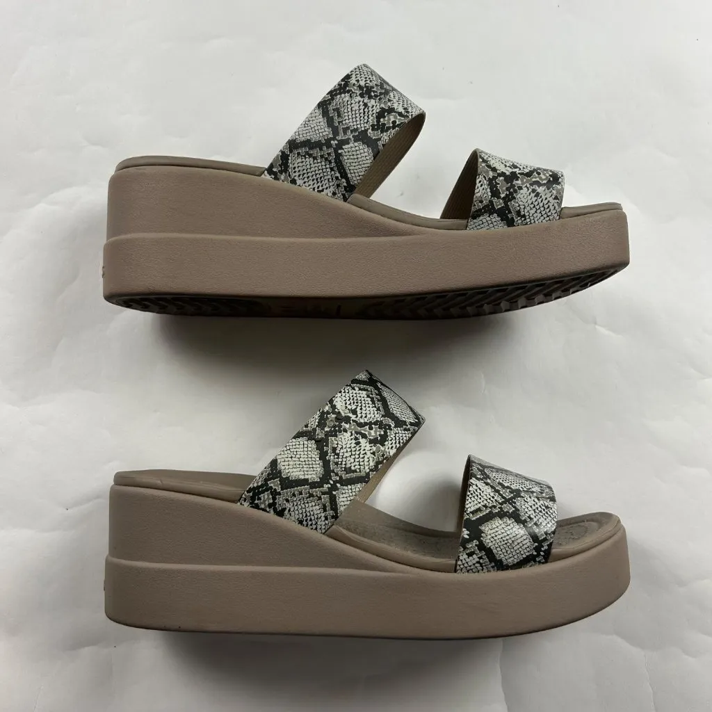Crocs Beige Snake Print Brooklyn Mid Wedge Strappy Sandal W10 - Image 5