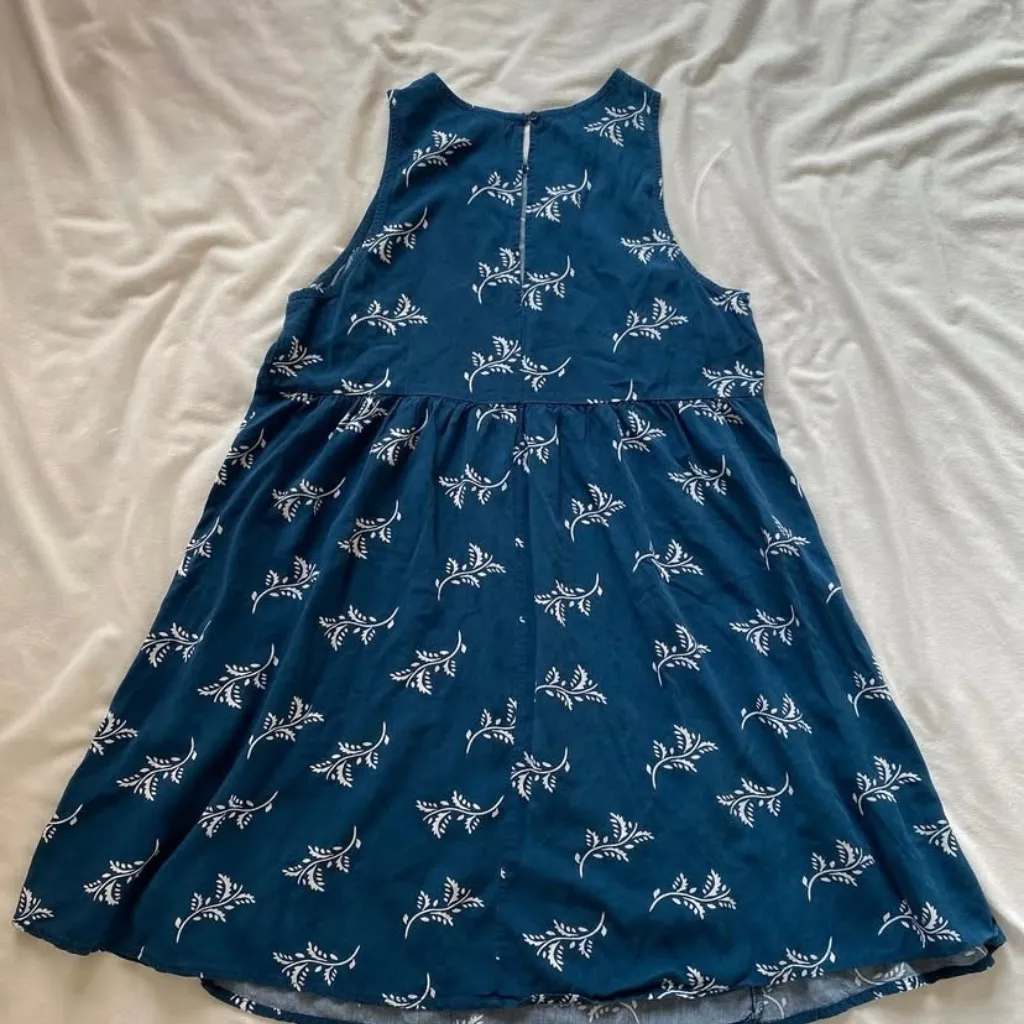 Old Navy blue and white Old Money floral A-line mini dress - Image 8