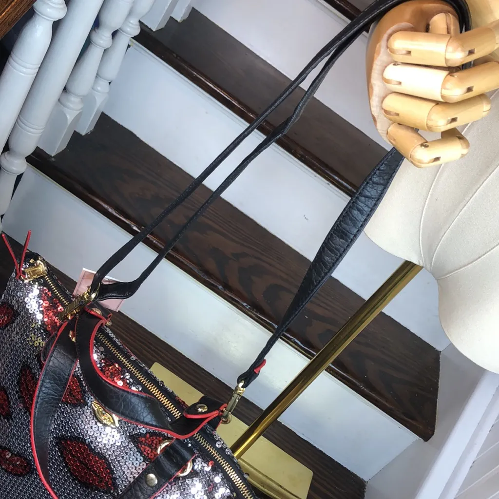 JUICY COUTURE Red Lips Lipstick Kiss Sequin Top Zip Crossbody Shoulder Bag NWT - Image 4