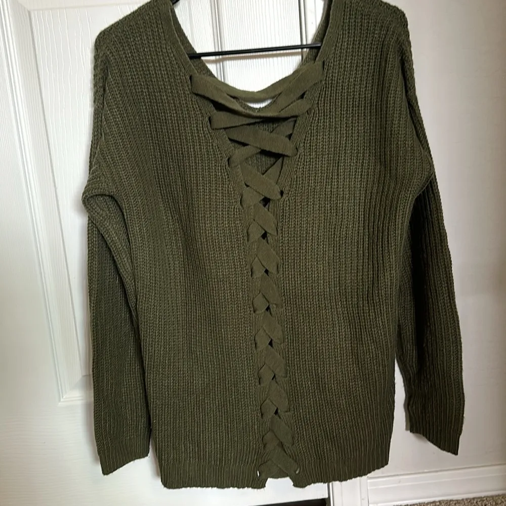 Sweater with cute back - Image 2