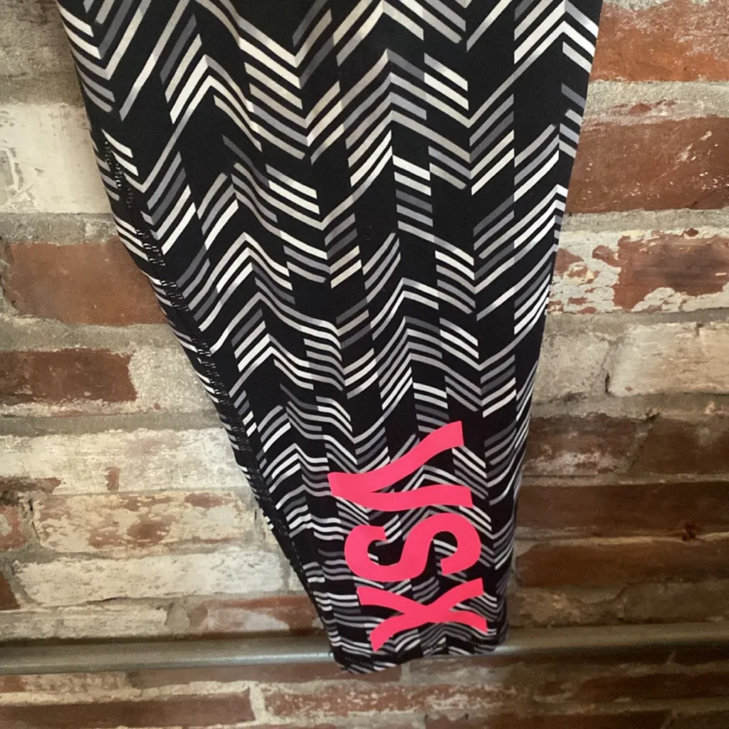 Victoria's Secret VSX Sport Knockout Crop Zig-Zag Pant Black Gray & White M - Image 4