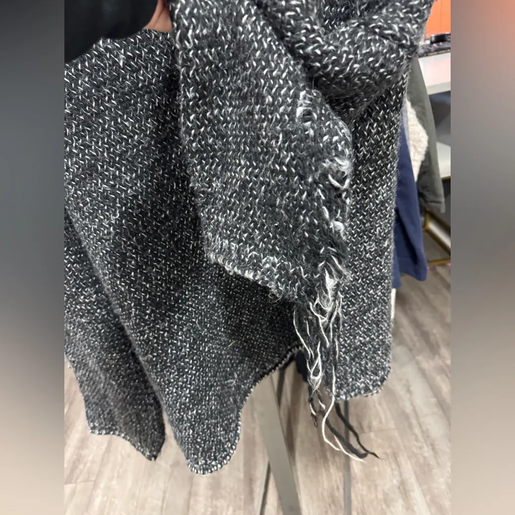 BDG Charcoal Turtleneck Sweater - Image 6