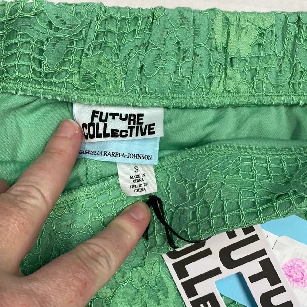 Pull On Lace Shorts Future Collective Green small
NWT
future collective (b18) - Image 5