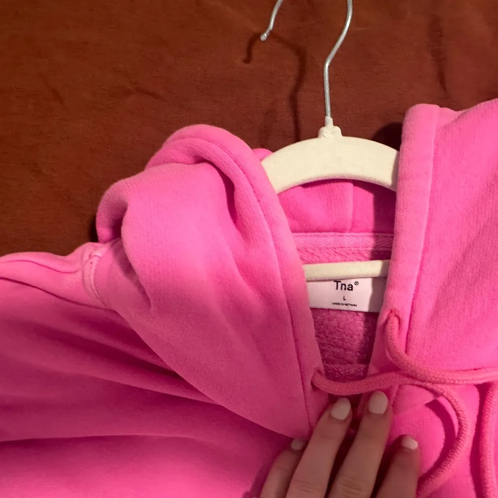 Aritzia TNA pink cropped hoodie (Size L) - Image 2