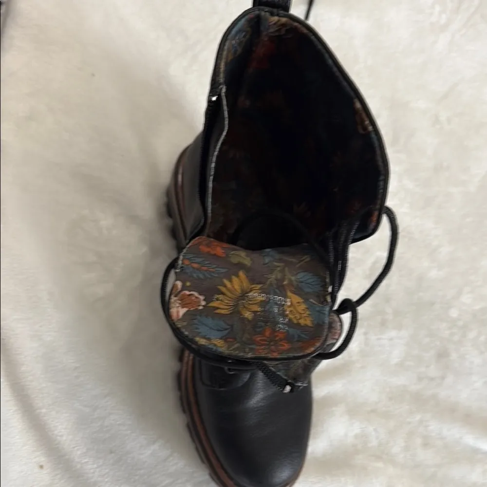 Black Lace-Up Combat Boots - Image 7