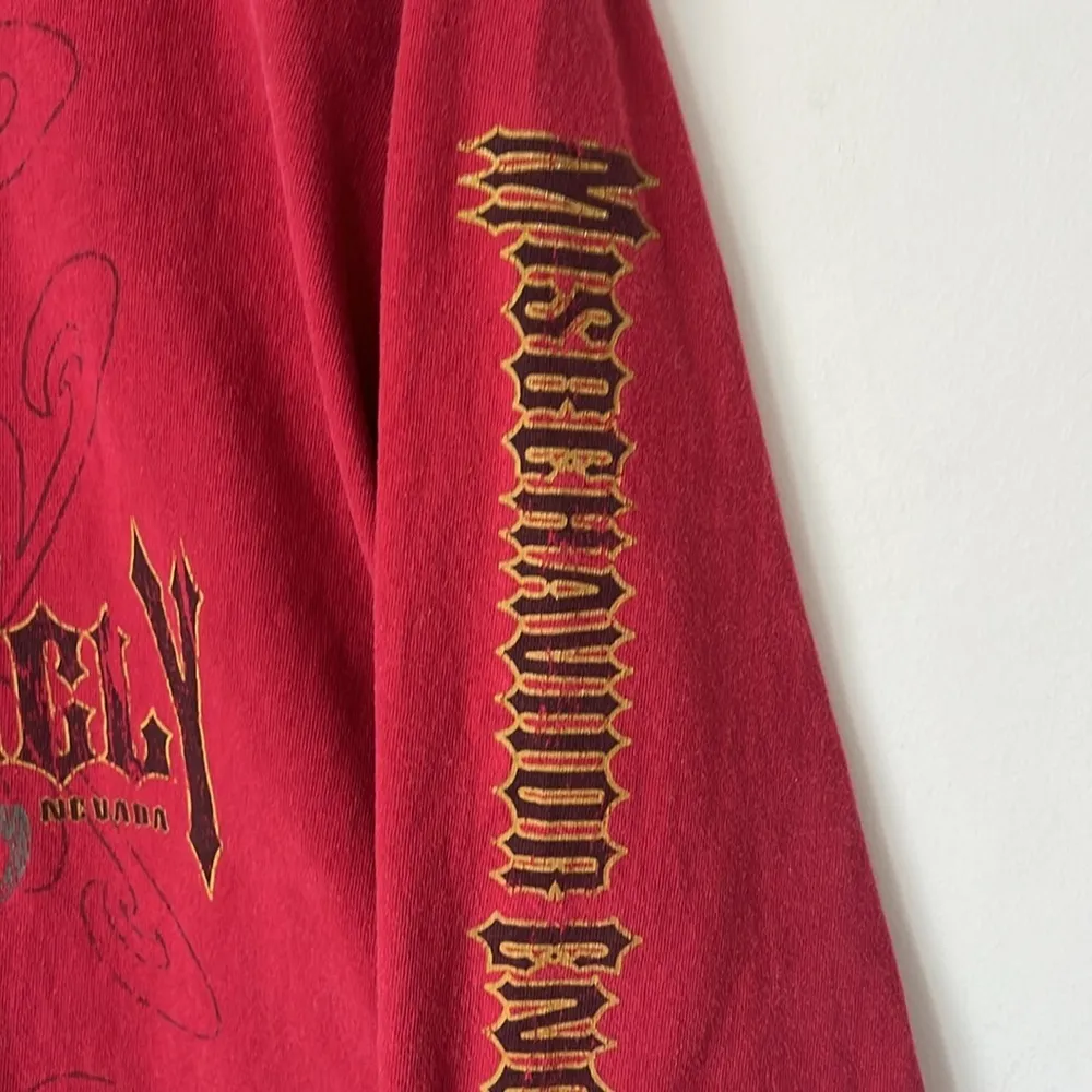 Vtg Y2K Coyote Ugly Las Vegas long Sleeve Tshirt Size Large 🔲 Red - Image 4
