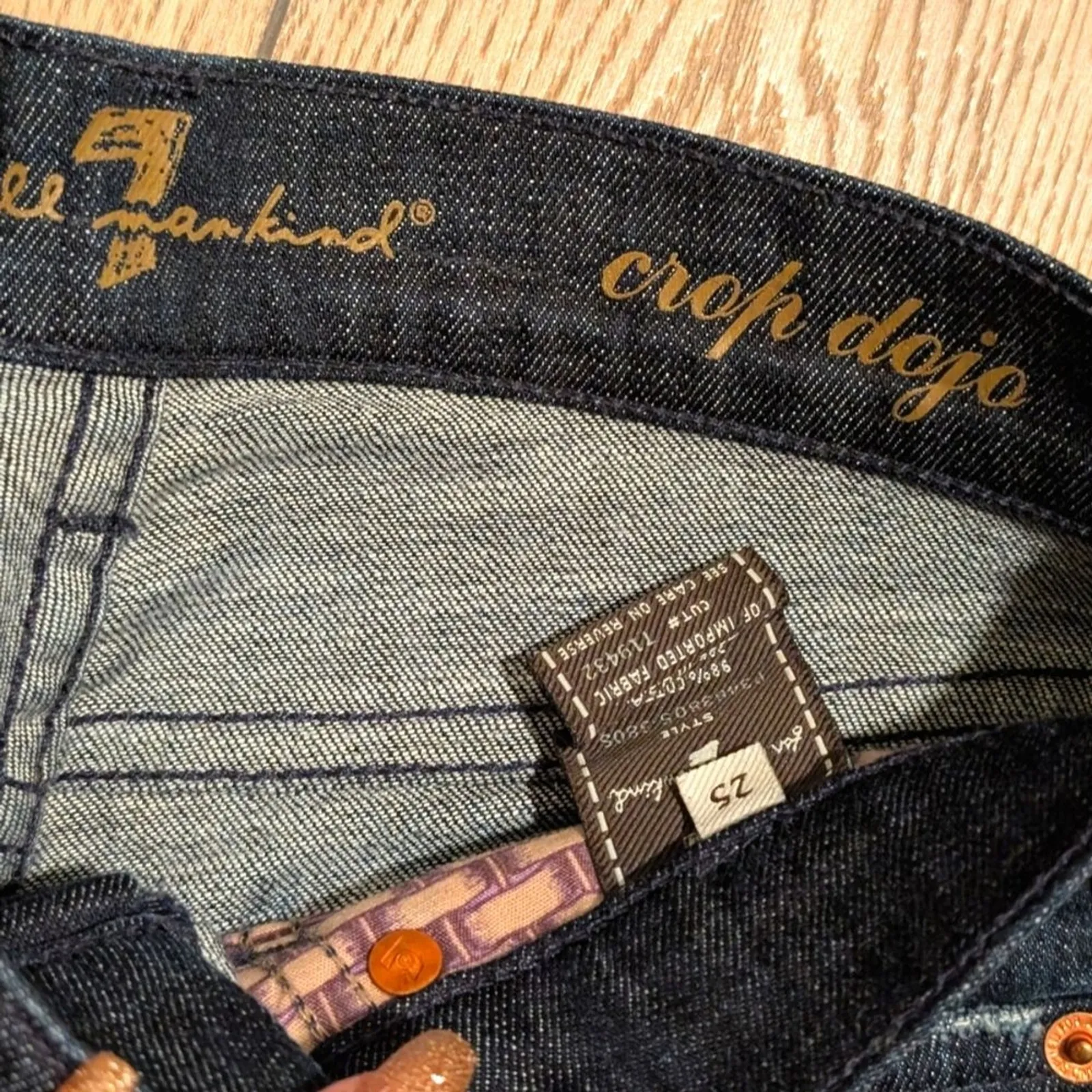 👖 7 For All Mankind 25 Jeans Crop Dojo Dark Cropped Designer Dark Faded Denim - Image 3