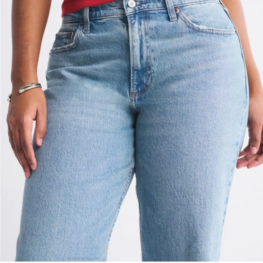 Abercrombie & Fitch Curve Love Low Rise Baggy Jean Medium Tinted 29/8S - Image 3