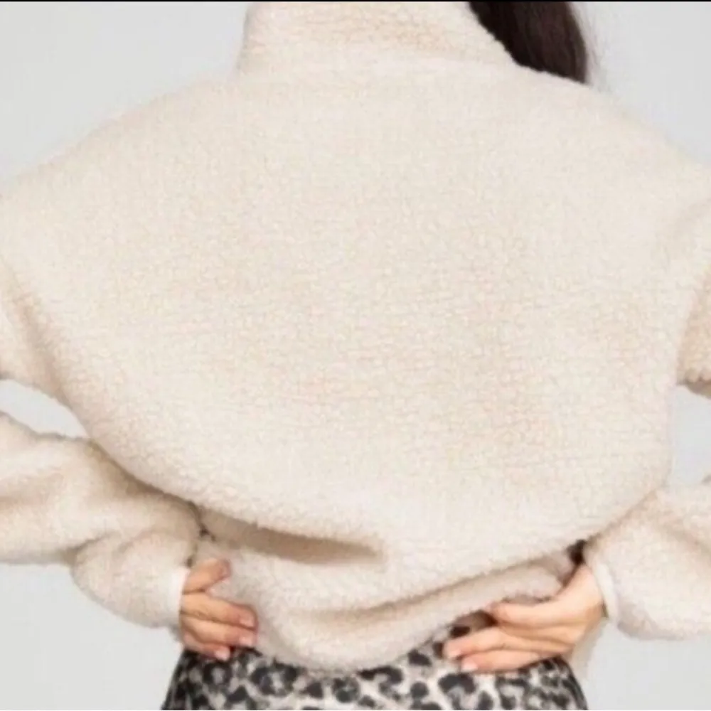 NWT Good American Half Zip Sherpa Essentials-Lined Luxe Pullover Kangaroo Pocket - Image 3