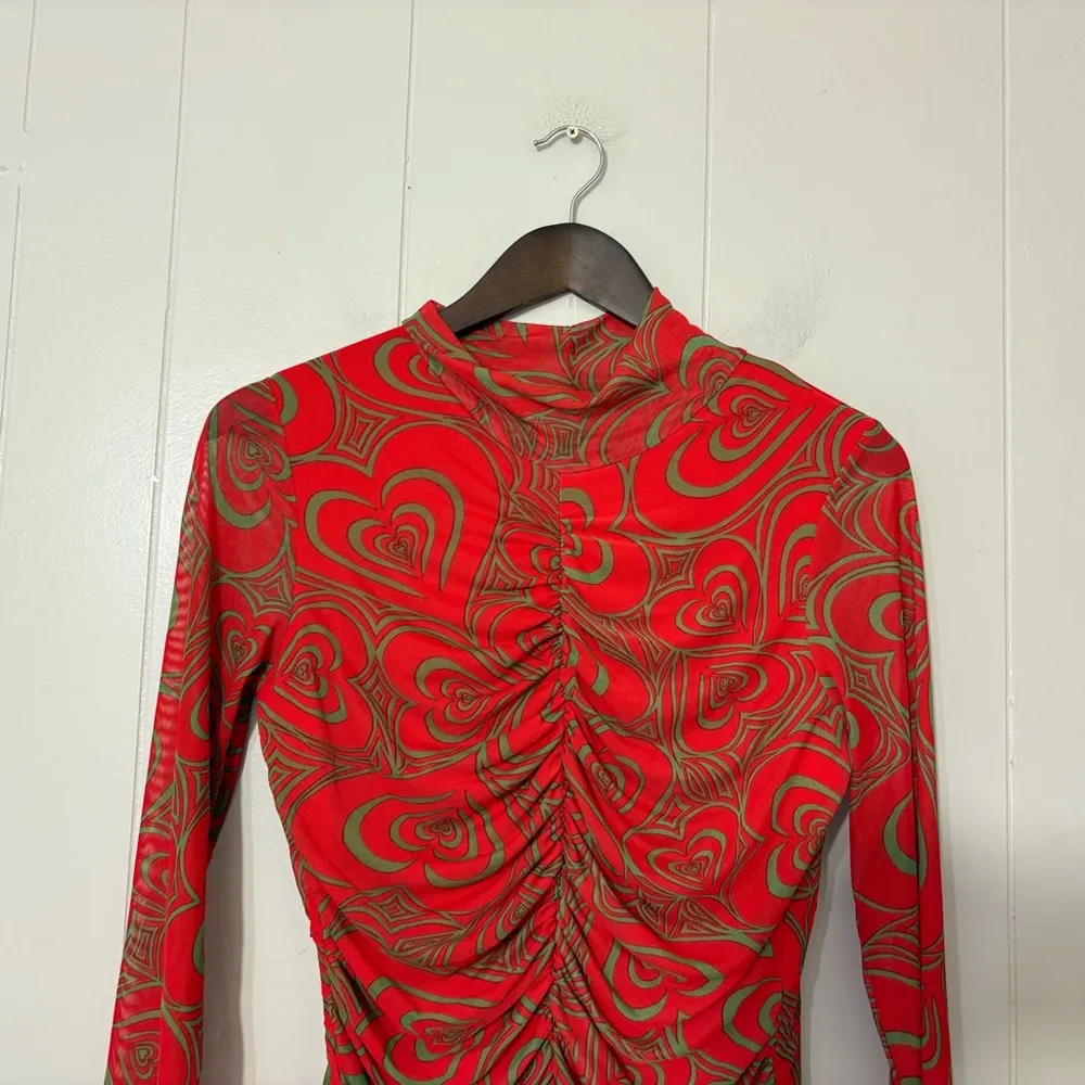 Lisa Says Gah Ruched Long Sleeve Heart Print Mini Dress Size L NWT - Image 3