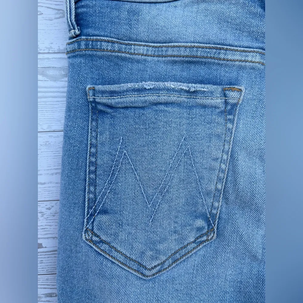 MOTHER HE INSIDER CROP STEP FRAY SHORTS LIMITED EDITION SIZE 27 Blue - Image 6