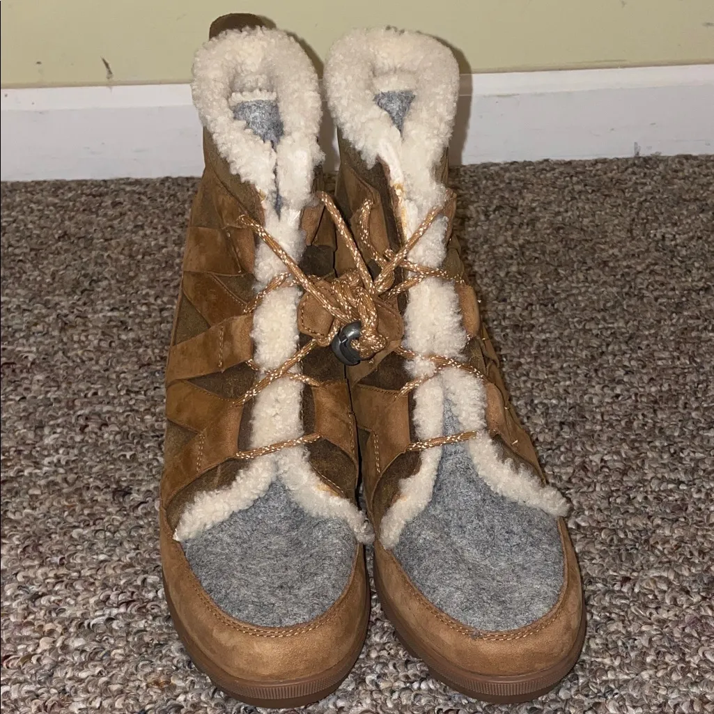 Women’s Like New Sorel Joan of Arctic II Cozy Brown Leather Winter Boots Wedges - Image 2
