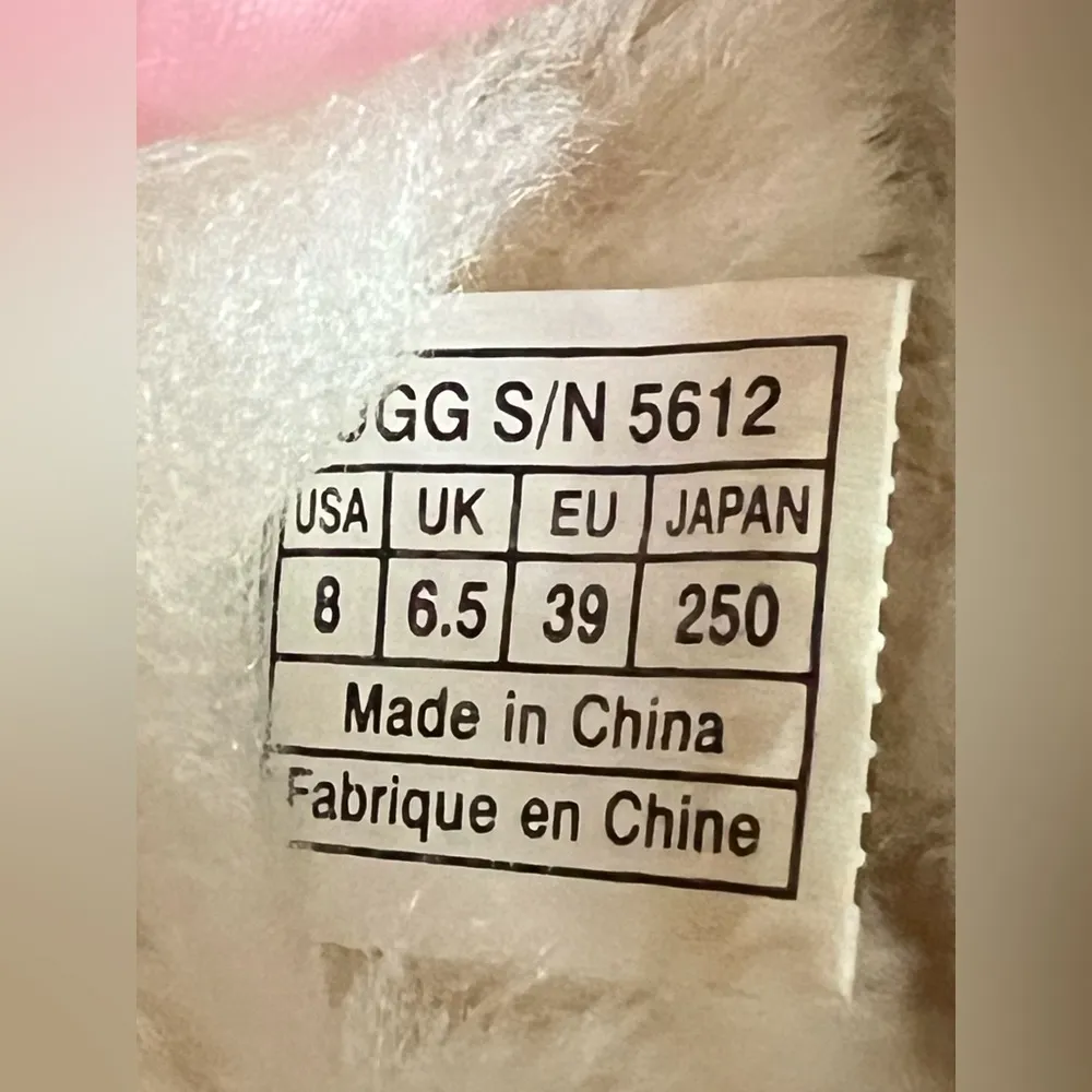 UGG Dakota Suede Leather Sheepskin Lining Rubber Sole Moccasin sz 8 - Image 9