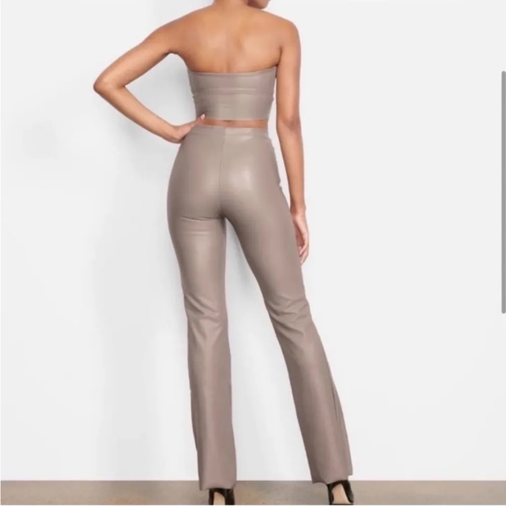 SKIMS Faux Leather Seamed Boot Cut Pants in Cement grey gray taupe vegan - Image 3