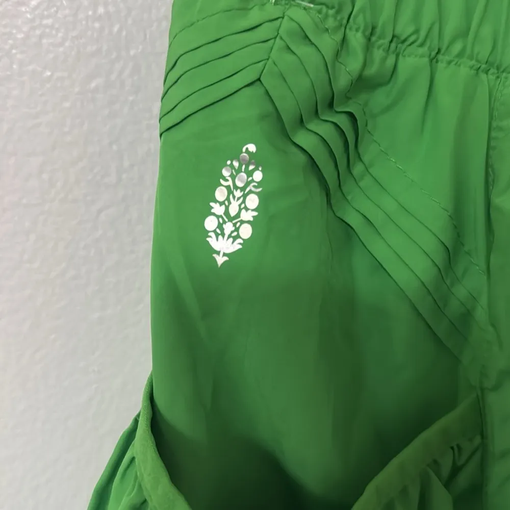 NWOT Free People Movement Get Your Flirt On Shorts Size Small Green - Image 8