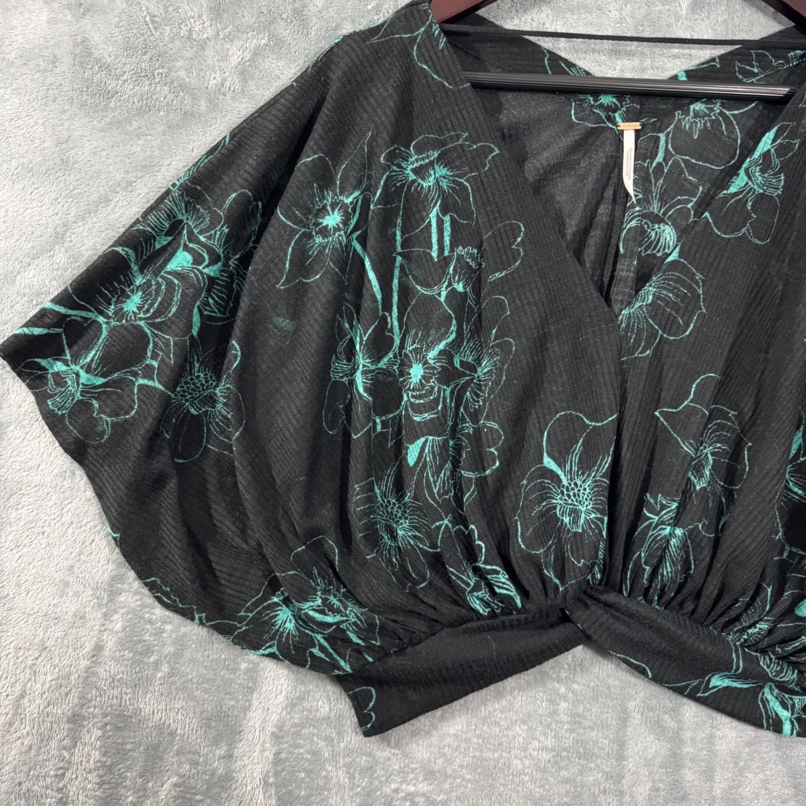 Free People One Dance Black Teal
Floral Print Top Kimono Dolman Sleeve
XS - Image 3